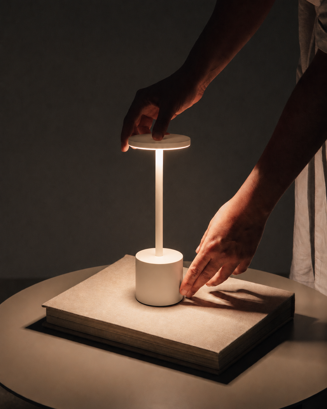 Aura Touch LED Table Lamp – Minimal Rechargeable, Dimmable & Cordless LED Light